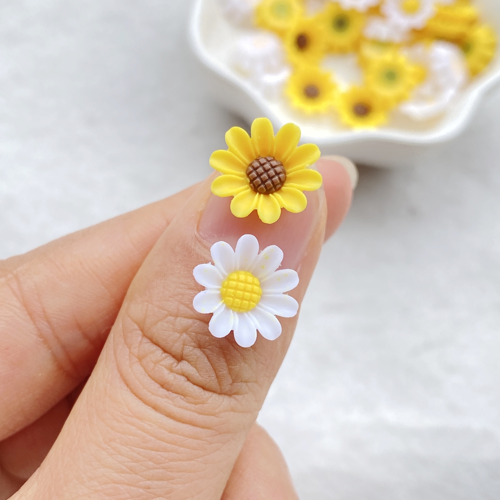 50 Pz 12mm Resina 3D Colorato  - Nail Art Emerald recensione e prezzo