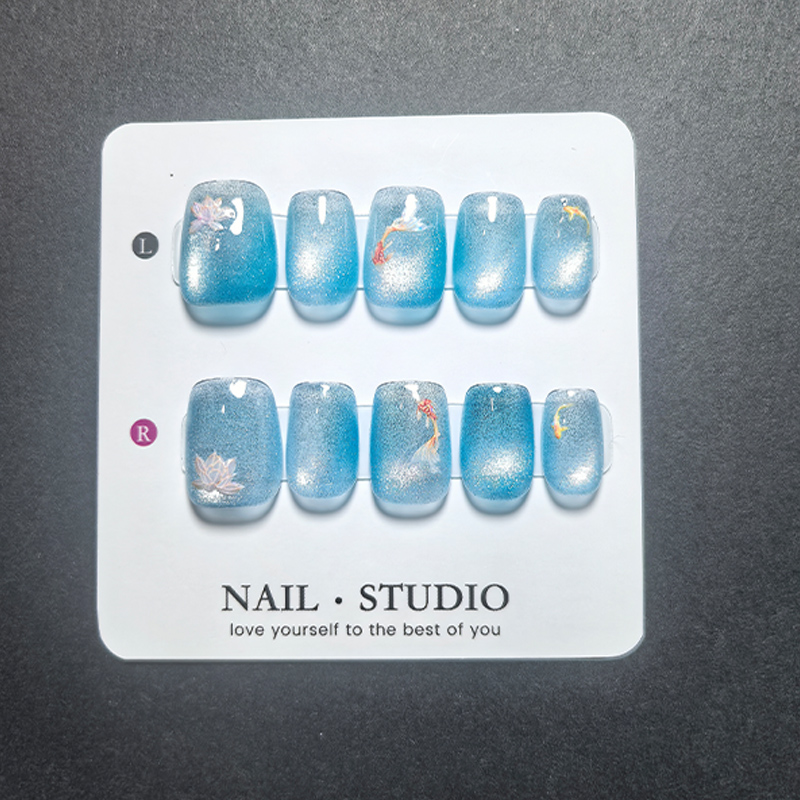 Unghie Finte Cat Eye Press-on  - Nail Art Cat Eye recensione e prezzo