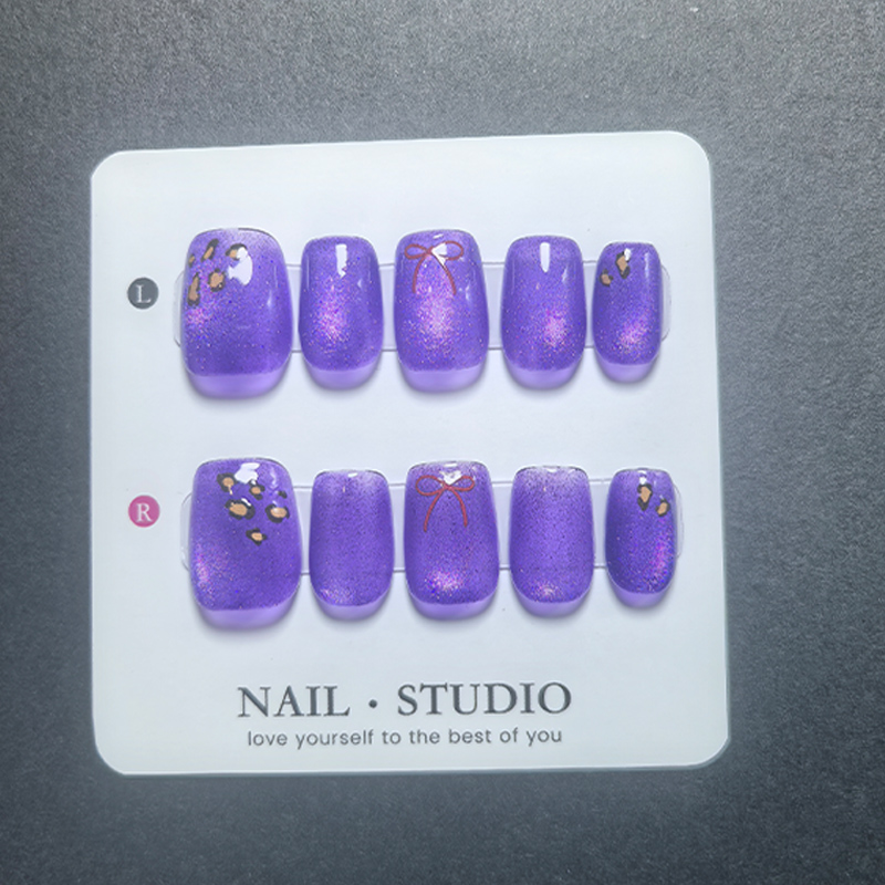 Unghie Finte Cat Eye Press-on  - Nail Art Cat Eye recensione e prezzo