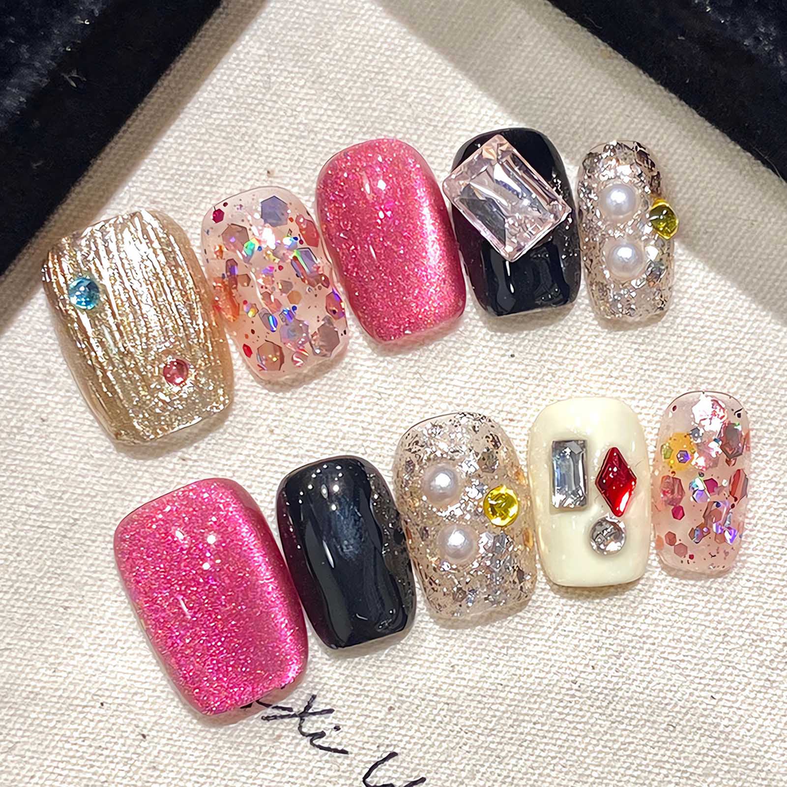 Stampa fatta a mano sulle ungh - Nail Art Cat Eye recensione e prezzo