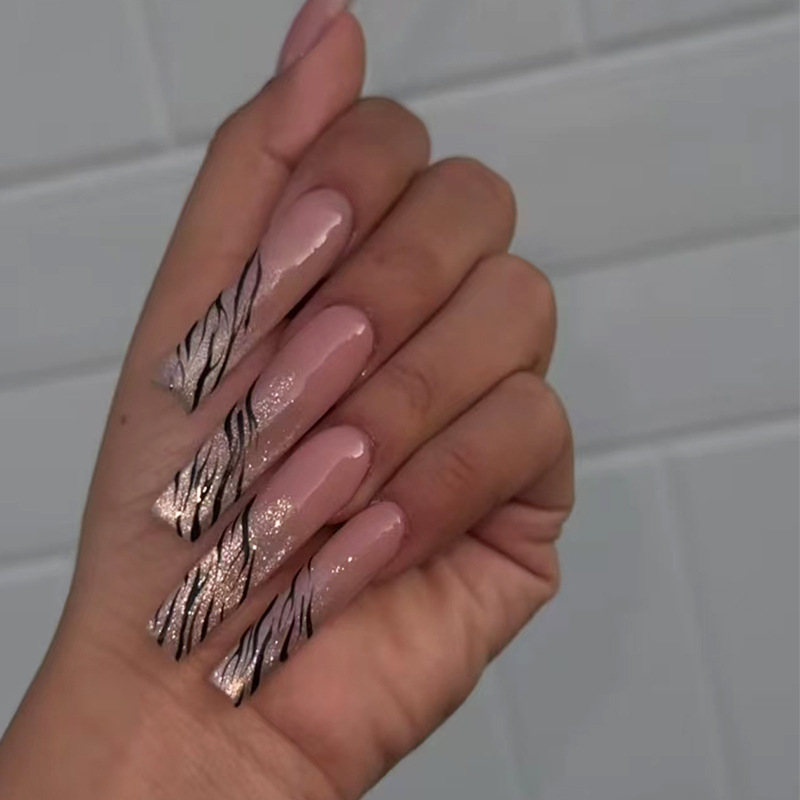Set di 24 Unghie Finte Lunghe  - Nail Art Zebra recensione e prezzo