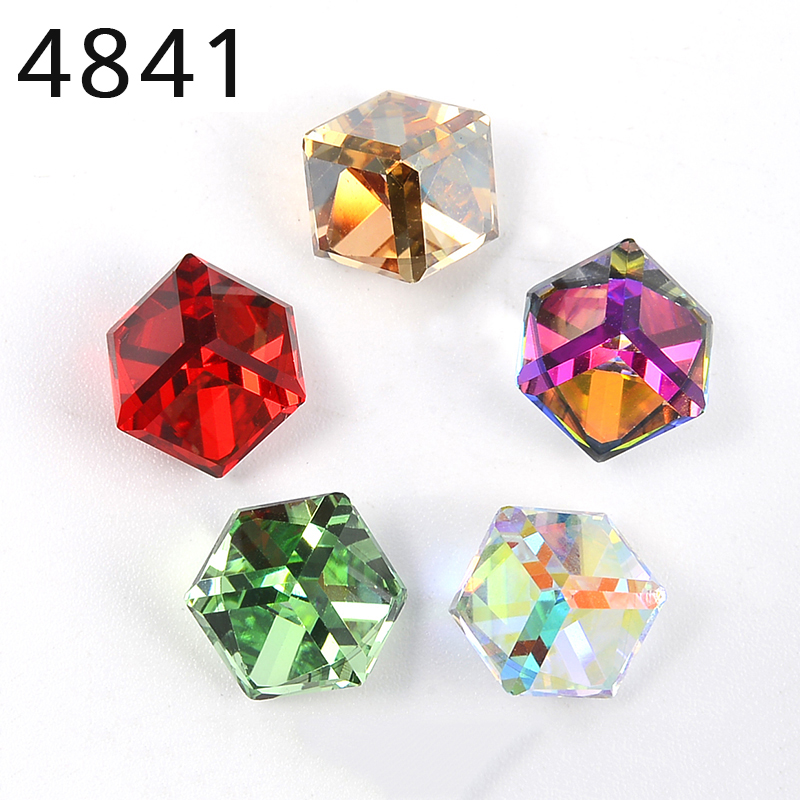 (1 pezzo) 4841 cubo di pietra  - Nail Art Emerald recensione e prezzo
